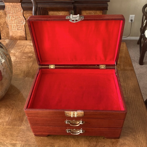 Rosewood Jewelry Box/Chest with Brass Accents - Vintage - Picture 8 of 12
